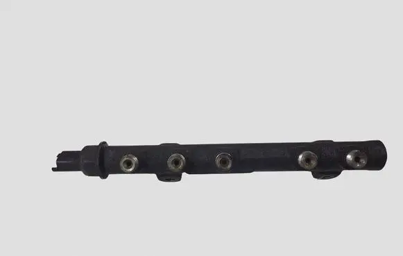 Volvo V40 Fuel main line pipe 9685297580