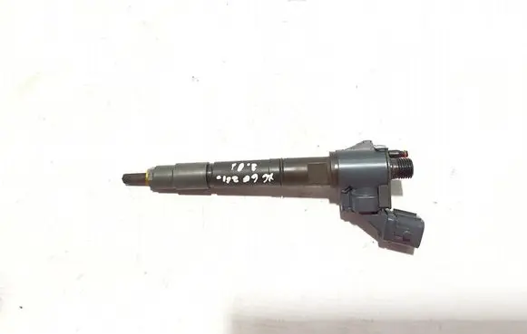 Volvo XC60 Fuel injector 32140080