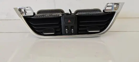 Ford Fiesta Dash center air vent grill H1BB19K617AEW 11102017 10004421