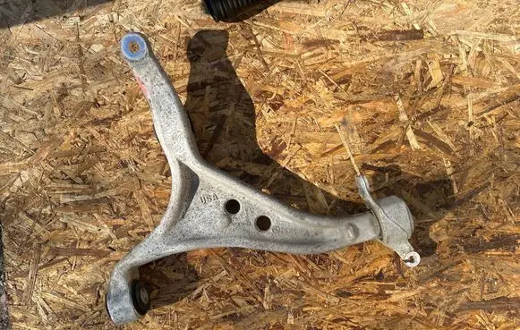 Front lower control arm/wishbone