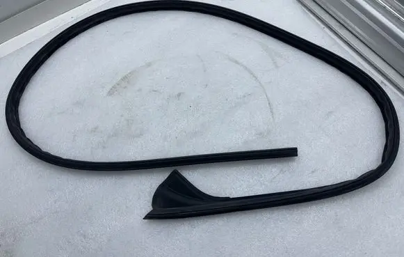 Tesla Model Y Rubber seal front coupe door 1497800b