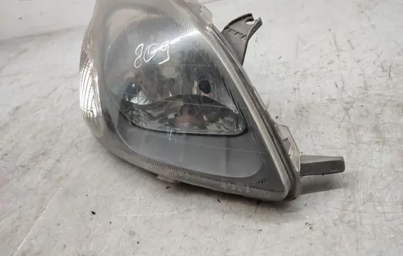 Toyota Yaris Headlight/headlamp