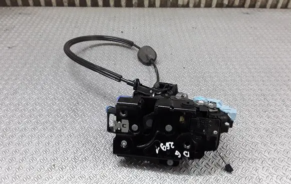 Volkswagen Golf Plus Rear door lock 7L0839016D