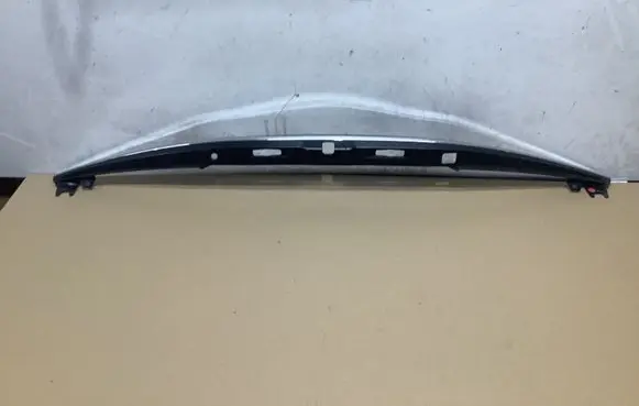 Lexus ES VII XZ10 Trunk door license plate light bar 7681133320