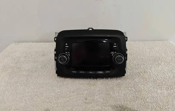 Fiat 500L Radio/CD/DVD/GPS head unit 07356523460