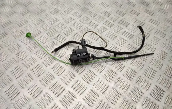 Fuel tank cap lock