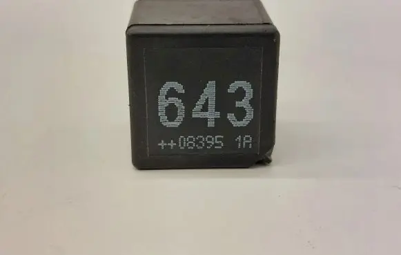 Volkswagen PASSAT B8 Other relay 8K0951253