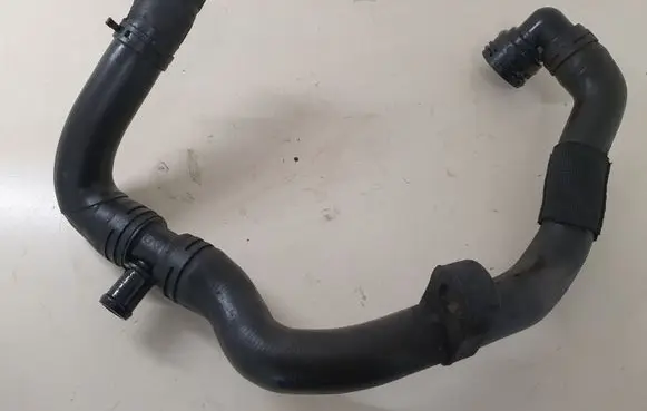 Volkswagen PASSAT CC Engine coolant pipe/hose 3AA122051A