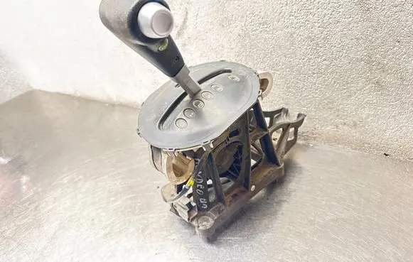 Ford Mondeo Mk III Gear shifter/selector 1S7P7C453BD 1S7P7C453