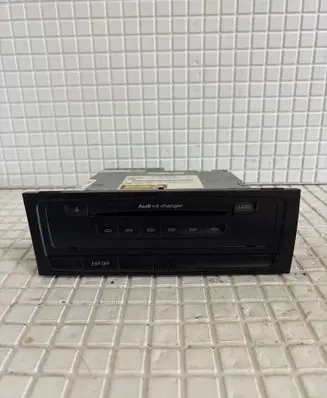 Audi A4 S4 B8 8K CD/DVD changer MGCFA00059 8T1035110C