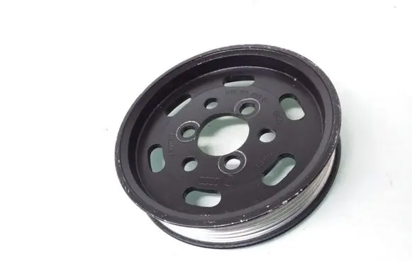 Volkswagen Golf IV Power steering pump pulley 038145255B