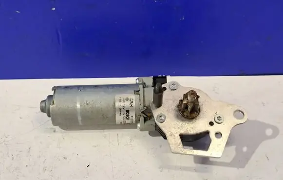 Mercedes-Benz CL C216 Seat adjustment motor 0130002647 P10107901