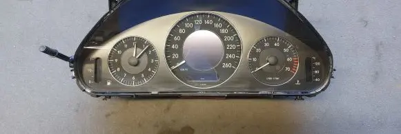Mercedes-Benz E W211 Speedometer (instrument cluster) A2115402447 110080283005 015132