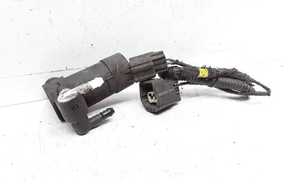 Volvo V70 Windscreen/windshield washer pump