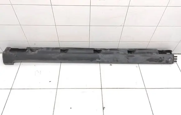 Volkswagen PASSAT B6 Sill 3C0853856A