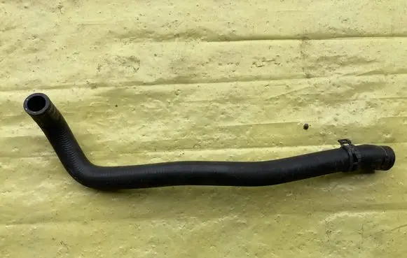 Mercedes-Benz C W204 Engine coolant pipe/hose A2048302296
