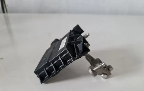 Mercedes-Benz E W213 Battery relay fuse A0009061505