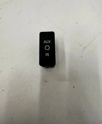 BMW 3 E90 E91 AUX in-socket connector 61316930561