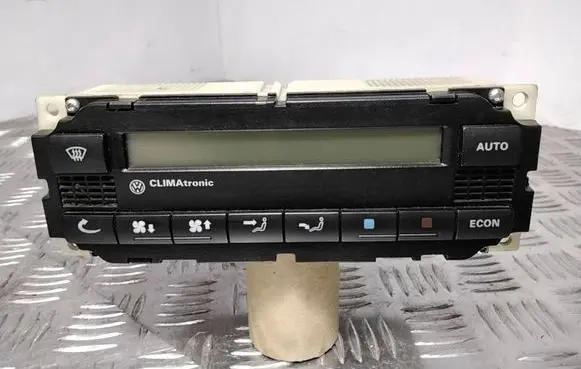 Volkswagen PASSAT B5 Climate control unit 1J1907044 5HB00761700