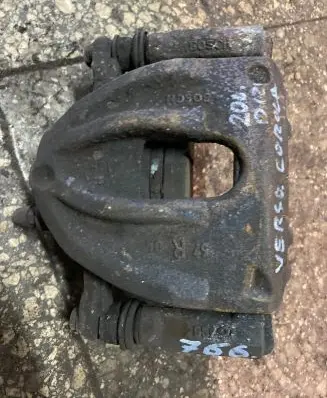 Toyota Corolla Verso AR10 Front brake caliper