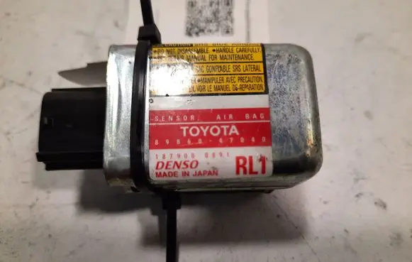 Toyota Prius (XW20) Airbag deployment crash/impact sensor 1879000891 8986047040