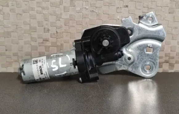 BMW 4 F36 Gran coupe Seat adjustment motor 0390204143 P1171240300 P1128880405