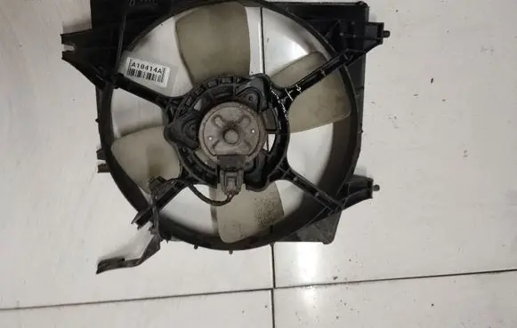 Mazda Premacy Radiator cooling fan shroud 