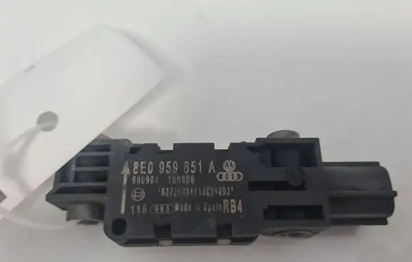 Audi A4 S4 B7 8E 8H Airbag deployment crash/impact sensor 8E0959651A