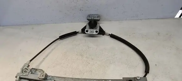Rear door manual window regulator