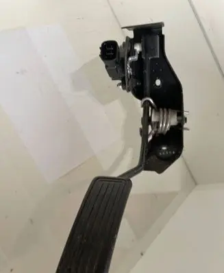 Toyota Corolla Verso E121 Accelerator throttle pedal 8928152021 1983003041 02H16