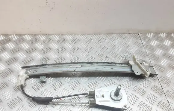 Rear door manual window regulator
