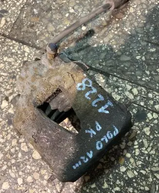 Volkswagen Polo V 6R Front brake caliper