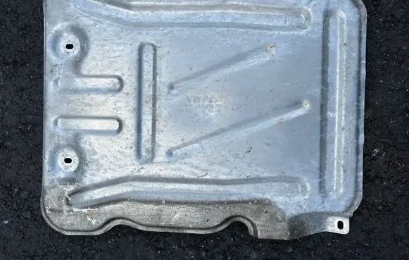 Volkswagen T-Roc Engine splash shield/under tray 5Q0825230K 5Q0825230