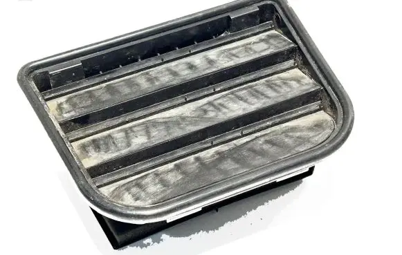 Volvo S60 Quarter panel pressure vent 31390867 16843