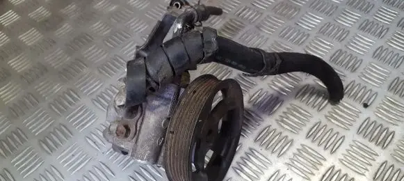 Toyota Corolla Verso AR10 Power steering pump