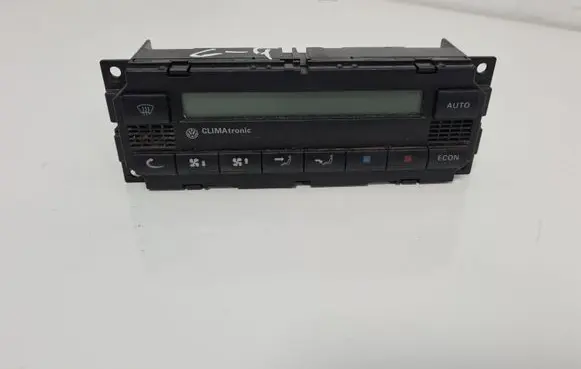 Volkswagen Golf IV Climate control unit