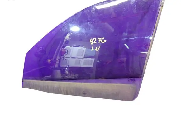 Renault Megane I Front door window glass four-door
