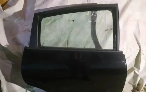 Seat Leon (1P) Rear door juodos