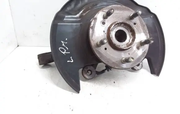 Honda CR-V Front wheel hub spindle knuckle