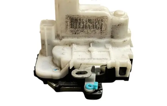 Fiat 500 Front door lock 51827595