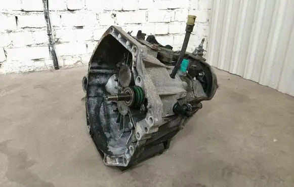 Opel Vivaro Manual 6 speed gearbox PF6040