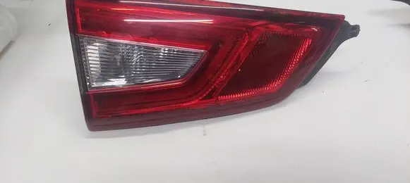 Tailgate rear/tail lights