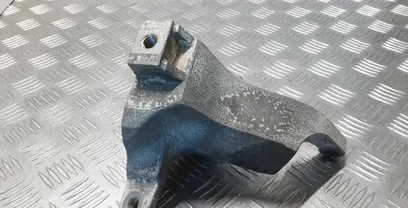 Volvo V40 Engine mounting bracket AV617M125AA