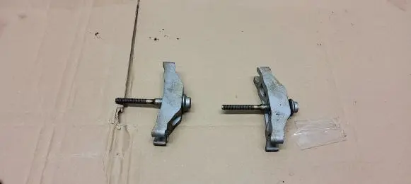 Skoda Octavia Mk2 (1Z) Fuel Injector clamp holder 03L216 03L216V300