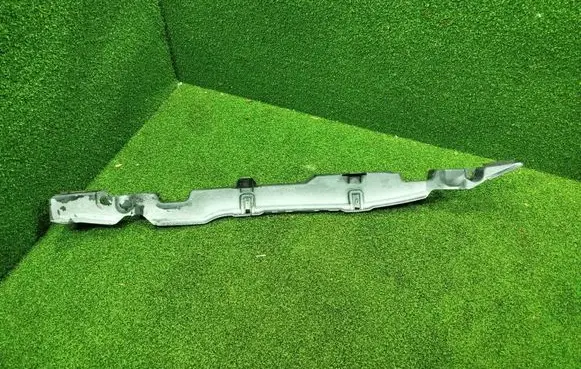 Mitsubishi Pajero Fender end trim MR584916