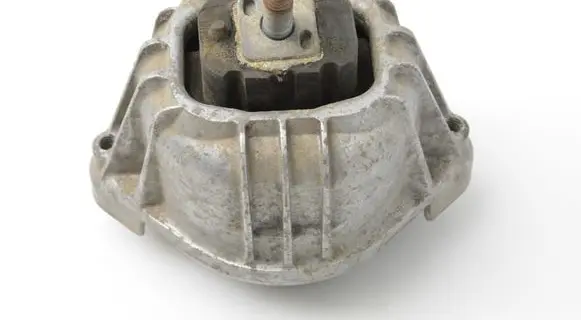 Engine mount bracket