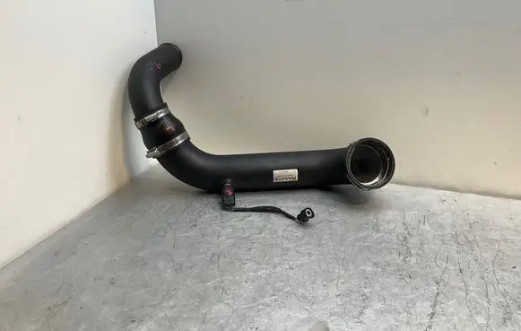 BMW 3 E92 E93 Air intake duct part 7615026