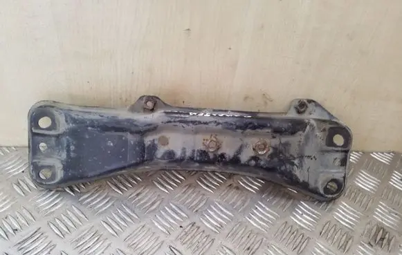 Subaru Forester SG Gearbox mounting bracket