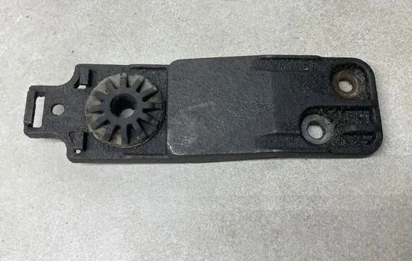 Opel Insignia A Radiator mount bracket 13337769