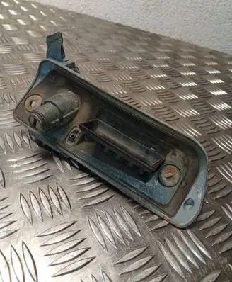 Volkswagen Caddy Rear door lock 6954780XZ